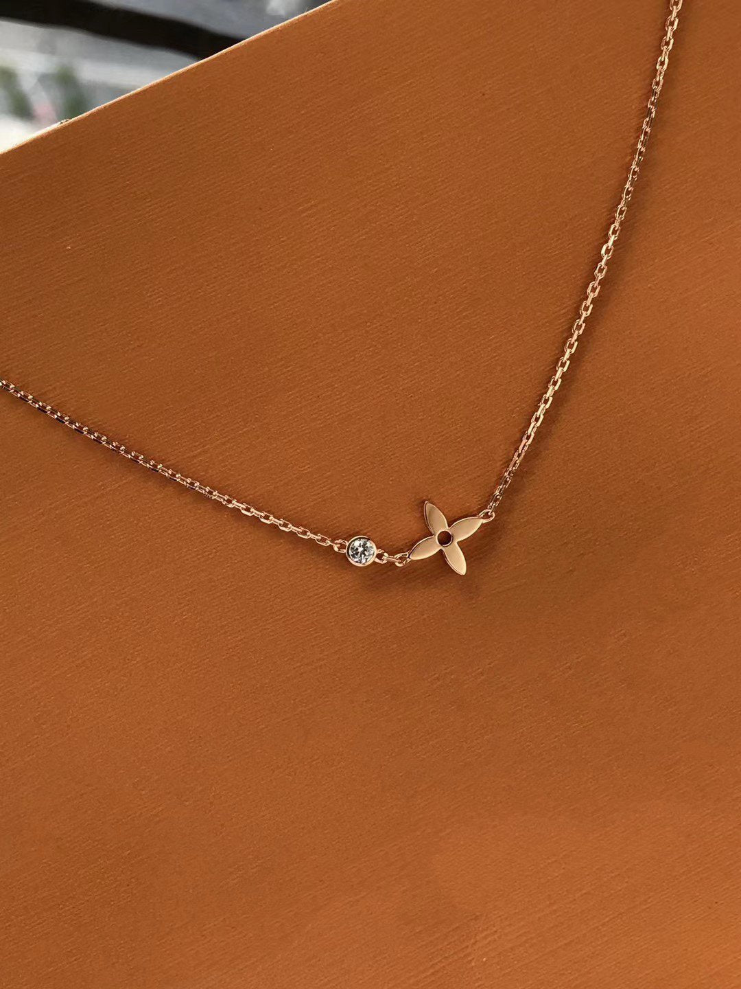 ¡®Lume Jewels¡¯BLOSSOM PENDANT PINK GOLD AND DIAMOND