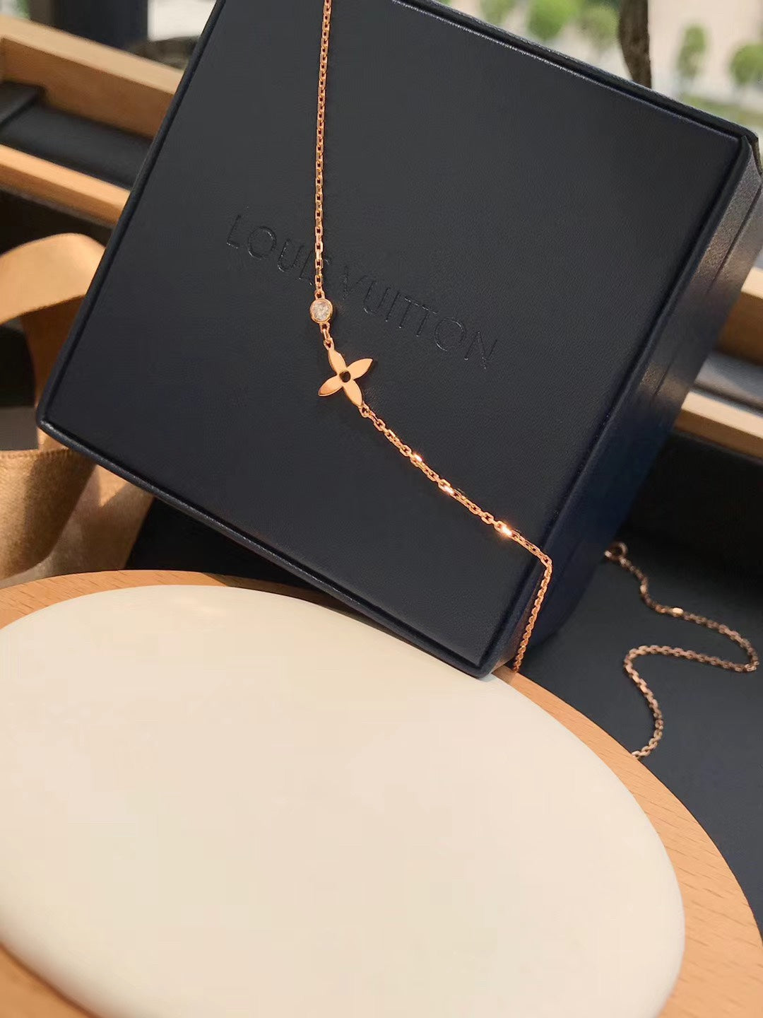 ¡®Lume Jewels¡¯BLOSSOM PENDANT PINK GOLD AND DIAMOND