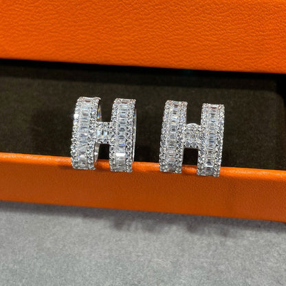 ¡®Lume Jewels¡¯H STUD EARRINGS WITH SILVER DIAMONDS