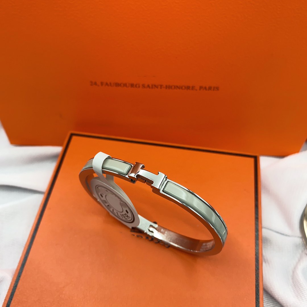 ¡®Lume Jewels¡¯CLASSIC HM CLIC GREEN 8MM ENAMEL BRACELET