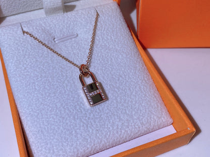 ¡®Lume Jewels¡¯HM ADVANCED NICHE LOCK HEAD NECKLACE DIAMONDS