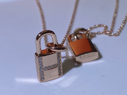 ¡®Lume Jewels¡¯HM ADVANCED NICHE LOCK HEAD NECKLACE DIAMONDS