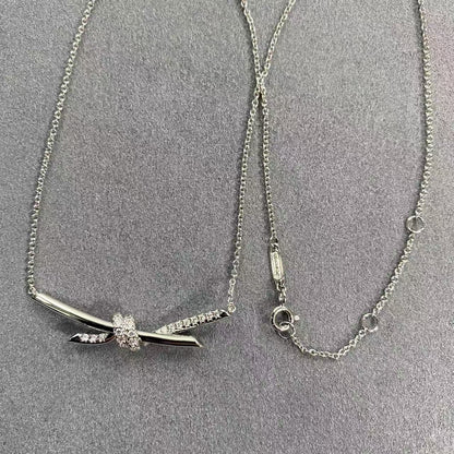 [Lume Jewels]T House Diamond-Studded Knot Necklace