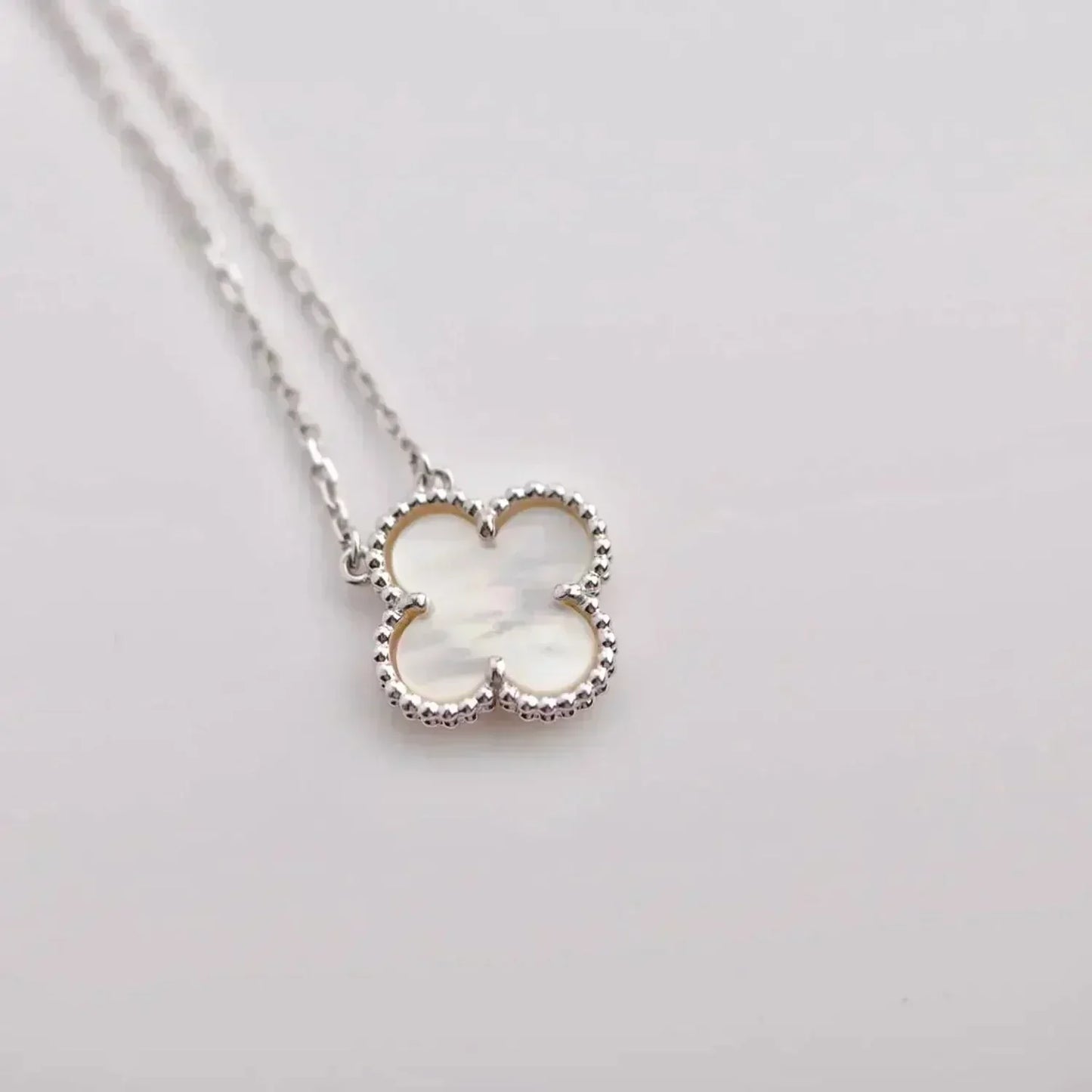¡®Lume Jewels¡¯CLOVER  15MM WHITE MOTHER-OF-PEARL SILVER