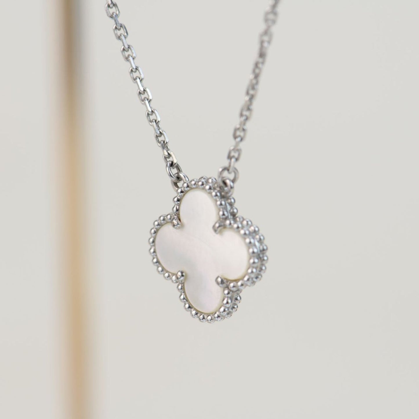 ¡®Lume Jewels¡¯CLOVER  15MM WHITE MOTHER-OF-PEARL SILVER