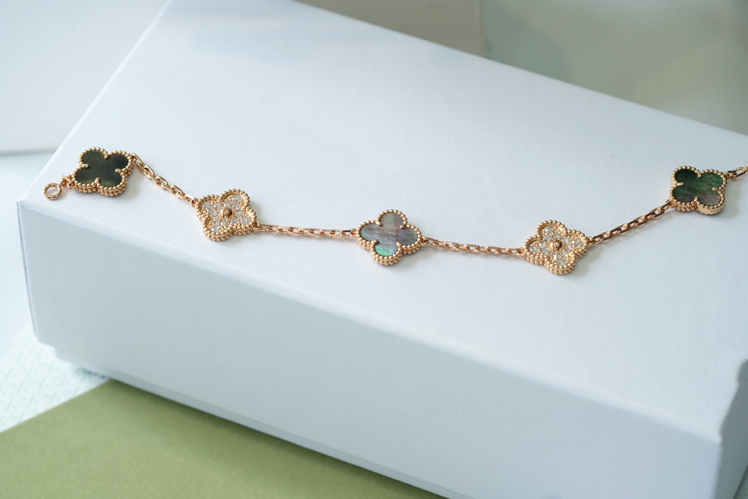 [Lume Jewels]New CLOVER 5 MOTIF GRAY MOP BRACELET COLLECTION