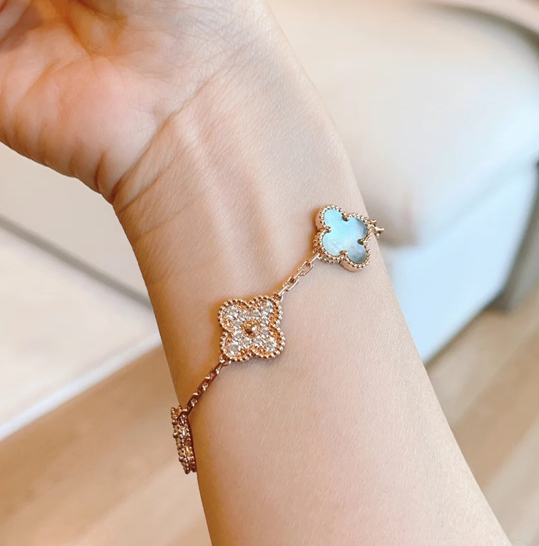 [Lume Jewels]New CLOVER 5 MOTIF GRAY MOP BRACELET COLLECTION