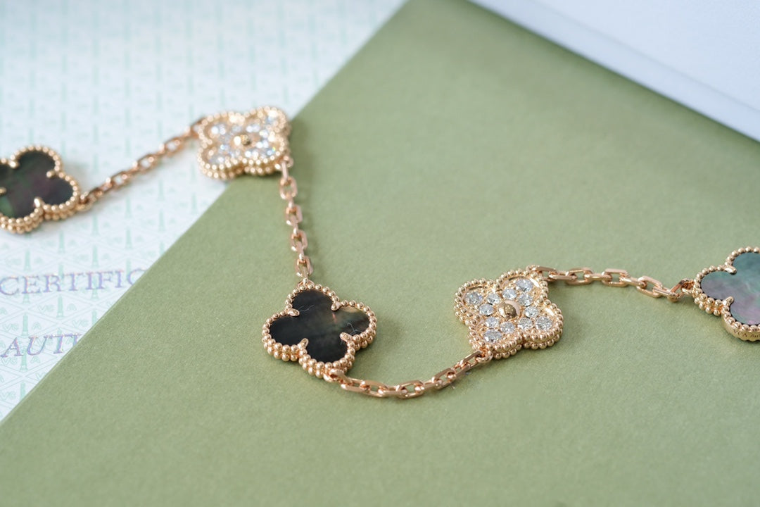 [Lume Jewels]New CLOVER 5 MOTIF GRAY MOP BRACELET COLLECTION