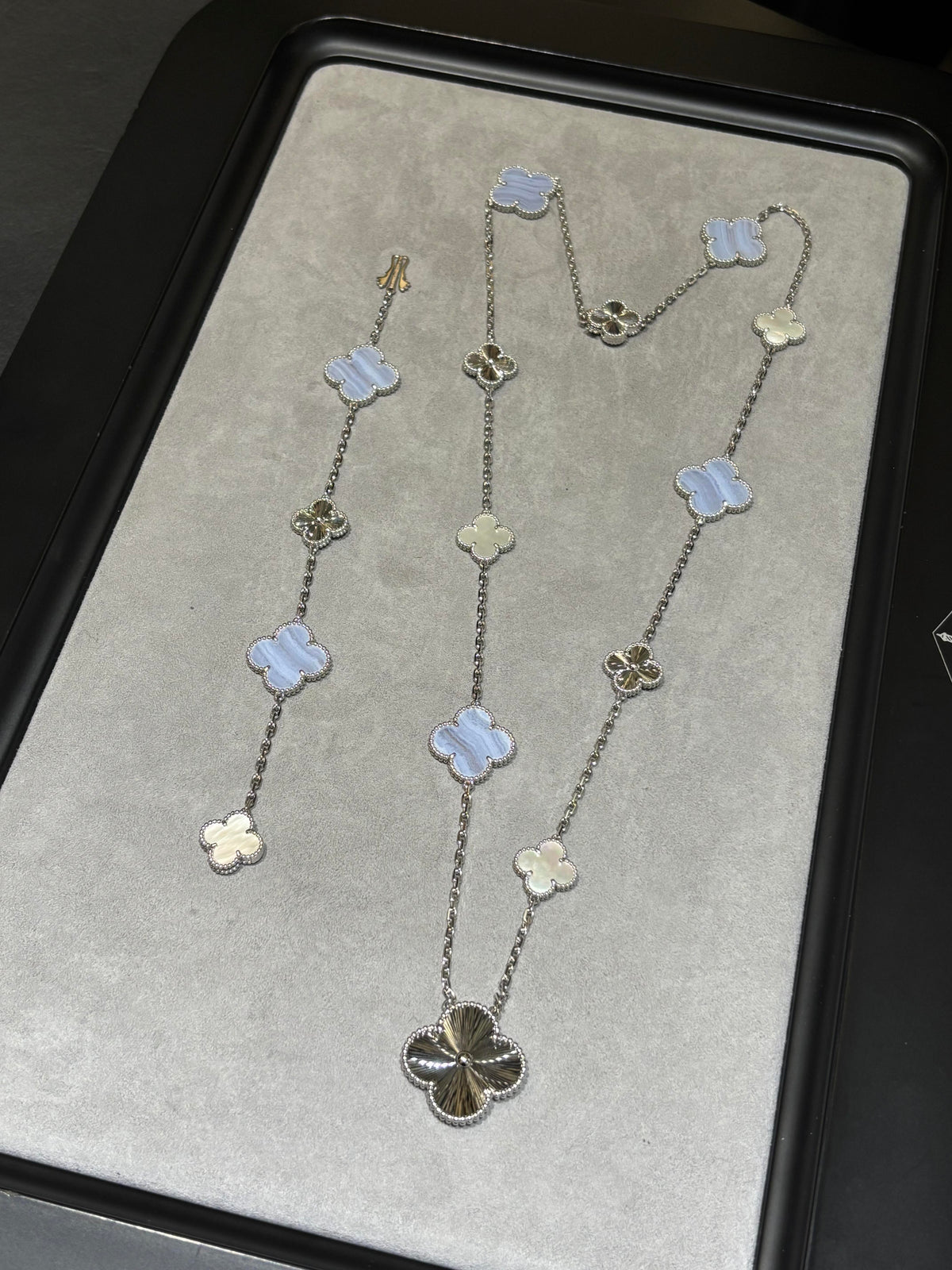 [¡®Lume Jewels¡¯] 25 NEW CLOVER 15 MOTIFS PURPLE CHALCEDONY