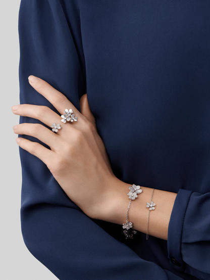 ¡®Lume Jewels¡¯FRIVOLE SILVER FLOWER DIAMOND BRACELET