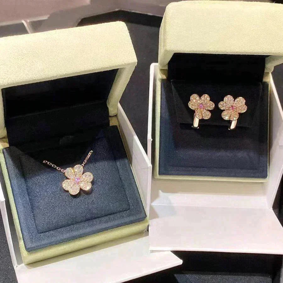 ¡®Lume Jewels¡¯FRIVOLE ROSE GOLD FLOWER DIAMOND NECKLACE