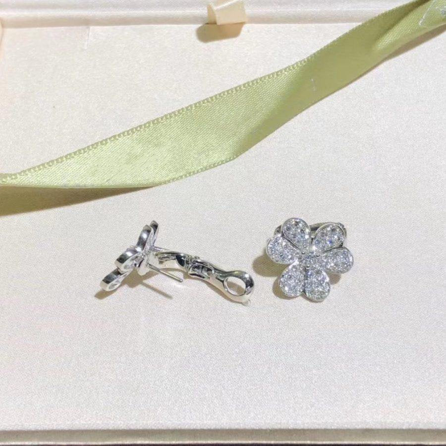 ¡®Lume Jewels¡¯FRIVOLE SILVER FLOWER DIAMOND EARRINGS