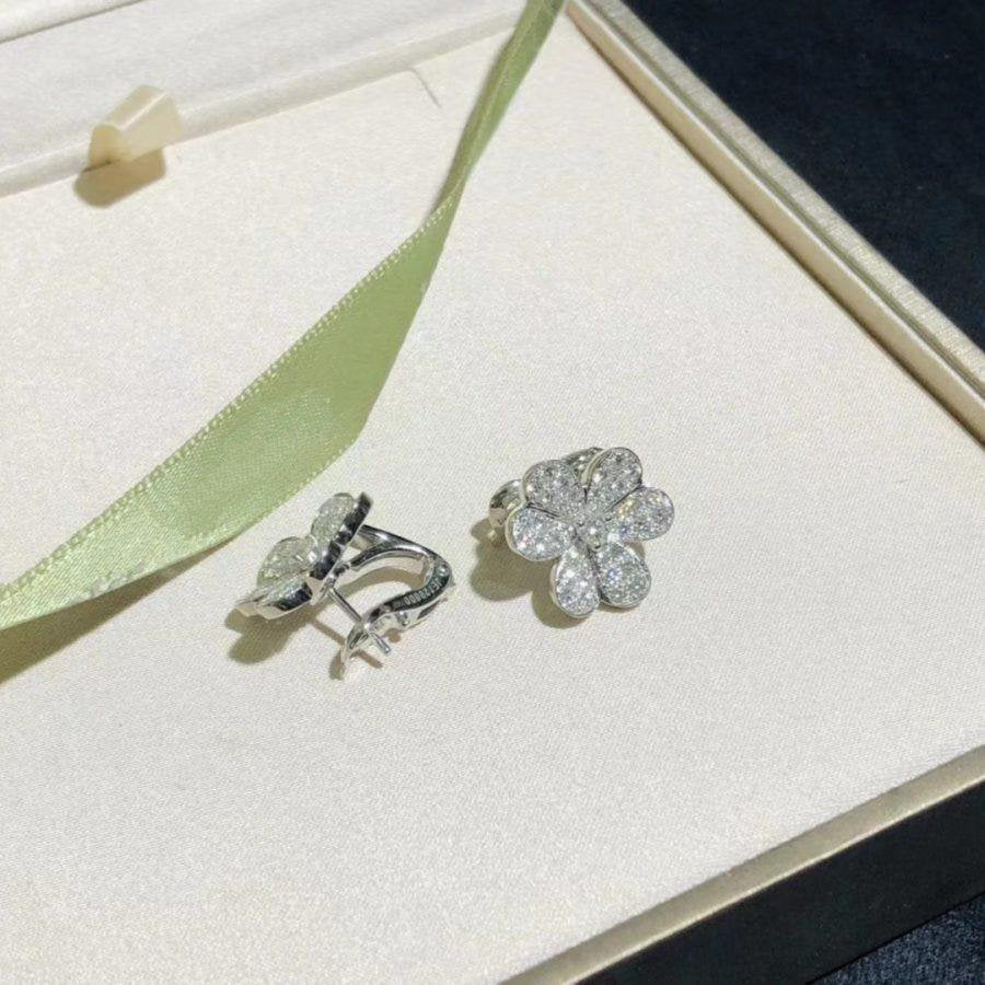 ¡®Lume Jewels¡¯FRIVOLE SILVER FLOWER DIAMOND EARRINGS