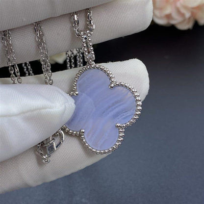 ¡®Lume Jewels¡¯CLOVER SILVER CHALCEDONY BIG CLOVER NECKLACE