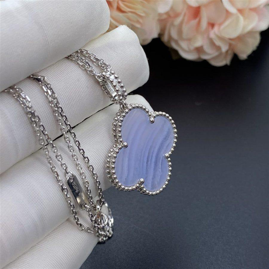 ¡®Lume Jewels¡¯CLOVER SILVER CHALCEDONY BIG CLOVER NECKLACE