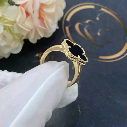 ¡®Lume Jewels¡¯CLOVER ONYX RING