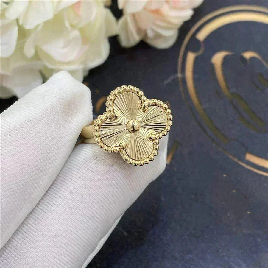 ¡®Lume Jewels¡¯CLOVER GOLD RING