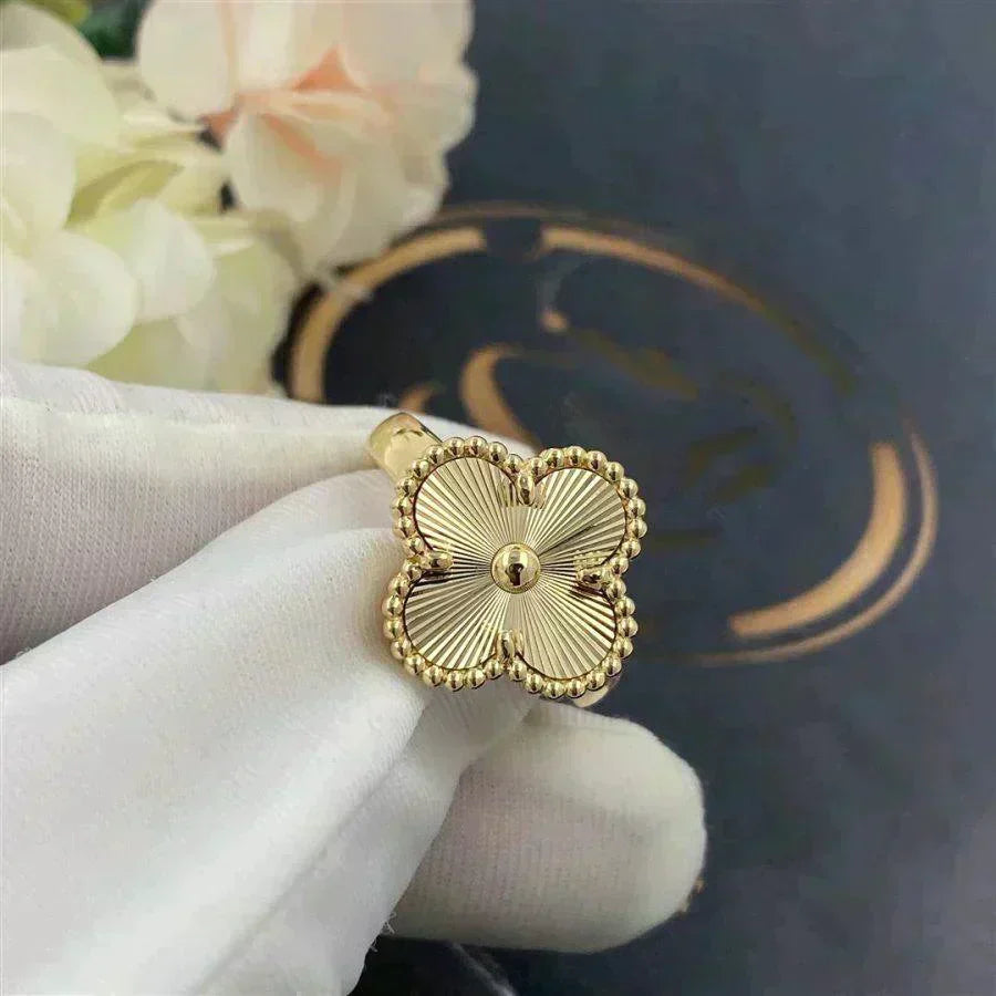 ¡®Lume Jewels¡¯CLOVER GOLD RING
