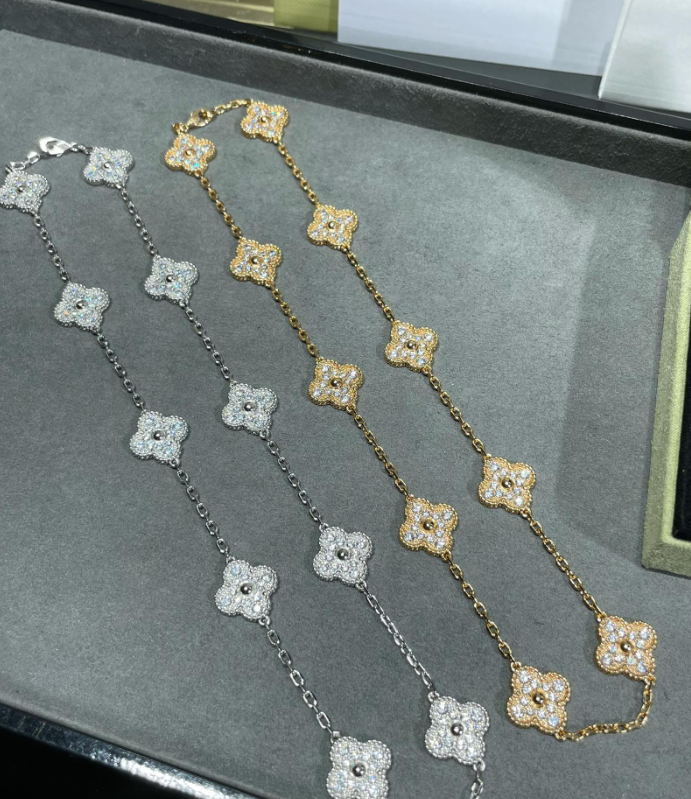 [¡®Lume Jewels¡¯]CLOVER 10 MOTIFS FULL DIAMOND NECKLACE
