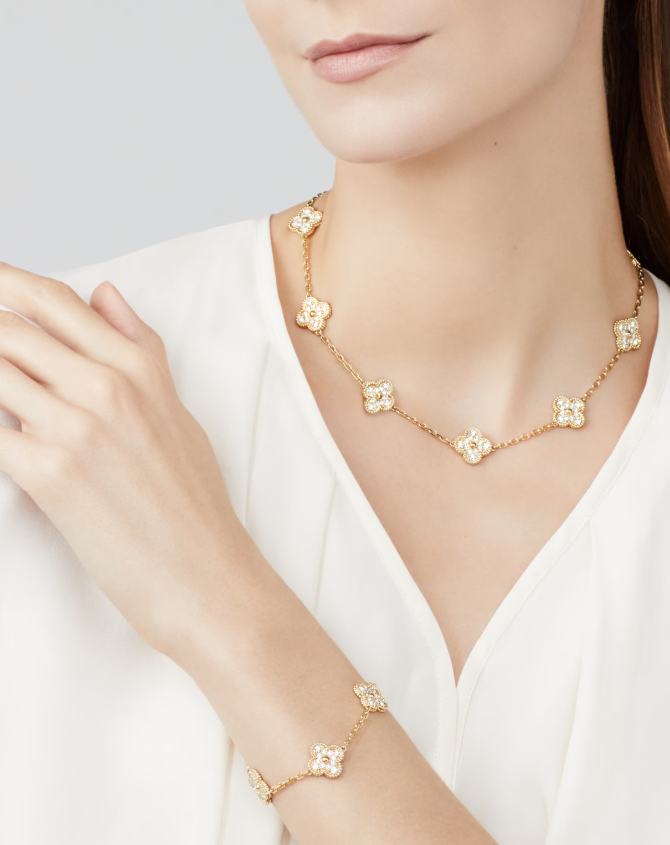 [¡®Lume Jewels¡¯]CLOVER 10 MOTIFS FULL DIAMOND NECKLACE