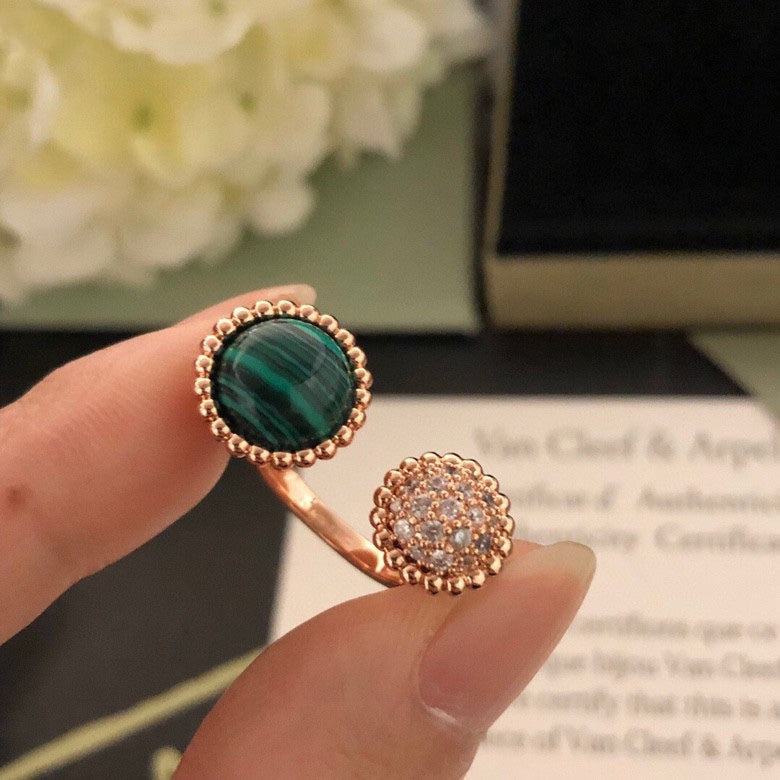 ¡®Lume Jewels¡¯PERLEE COULEURS DIAMOND ROSE GOLD BETWEEN THE FINGER RING