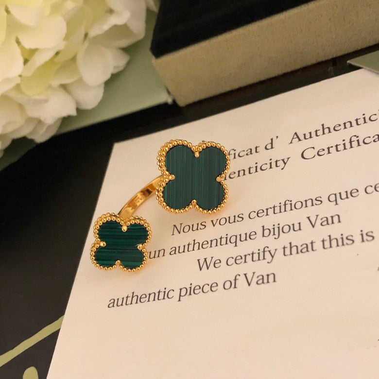 ¡®Lume Jewels¡¯CLOVER BETWEEN THE FINGER RING