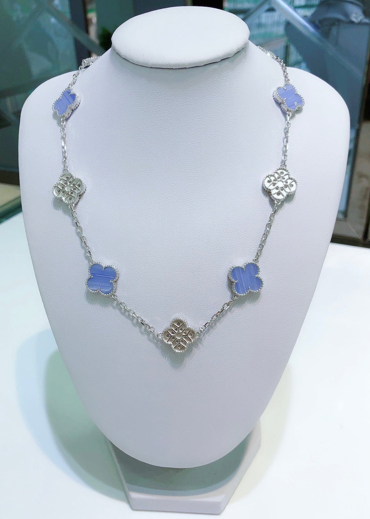 ¡®Lume Jewels¡¯CLOVER 10 MOTIFS CHALCEDONY DIAMONDS SILVER NECKLACE
