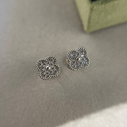 ¡®Lume Jewels¡¯CLOVER MINI DIAMOND STUD EARRINGS